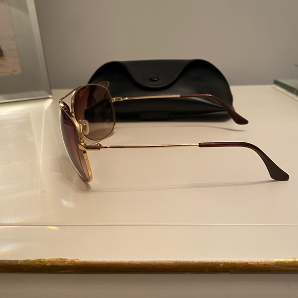Ray-Ban curved aviators w/ case - Picture 4 of 5
